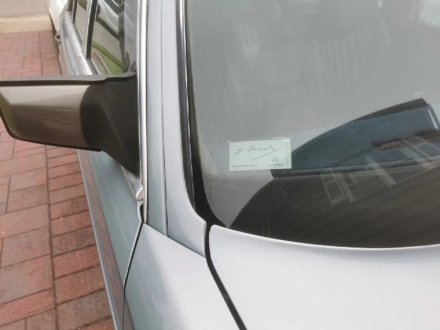 梅赛德斯前挡风玻璃 G 戴姆勒签名贴纸贴花正品 6515-7013 76 — 第 2/2 张图片