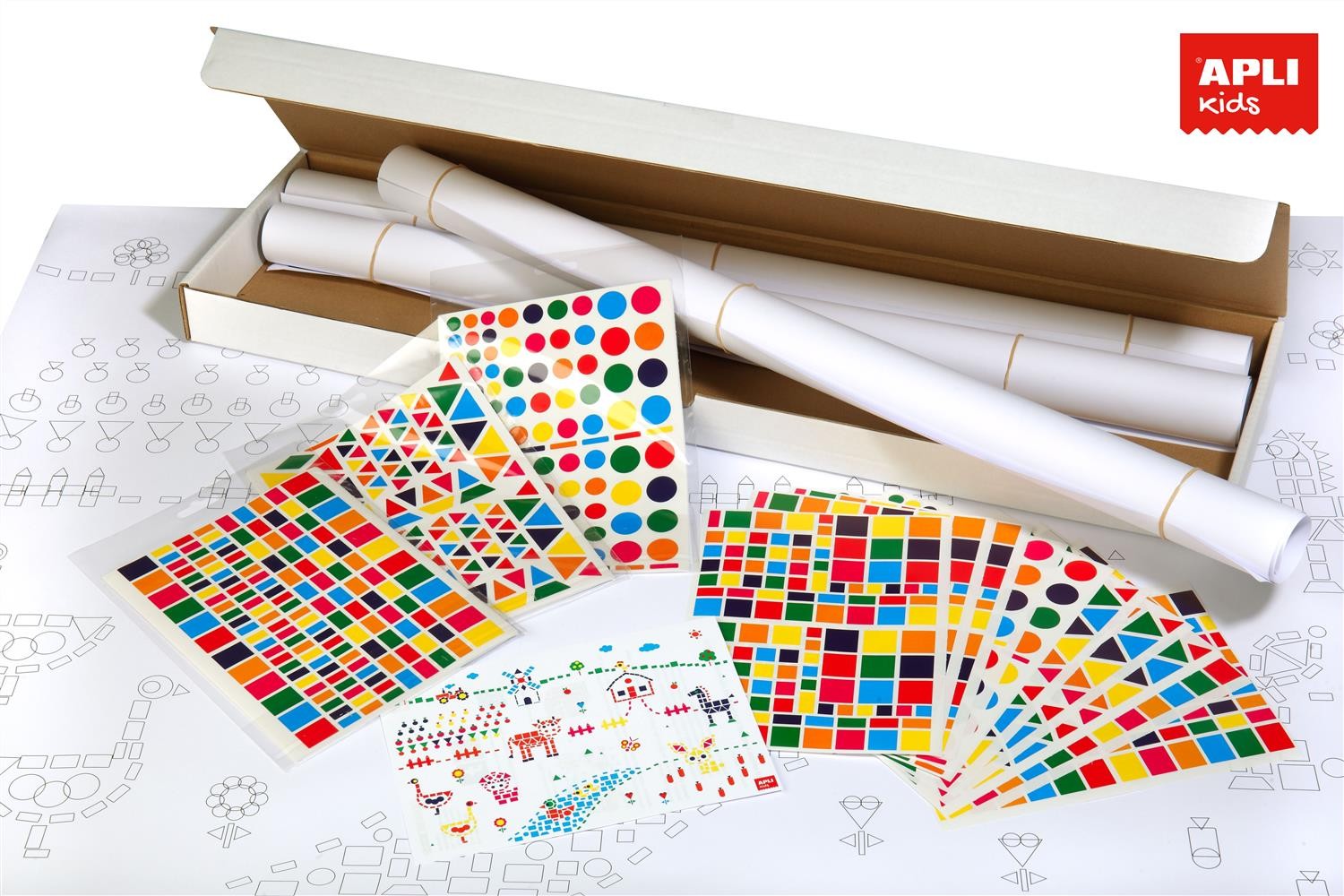 Kit gommettes ferme APLI le jeu de table parfait pour occuper les enfants le mercredi après-midi