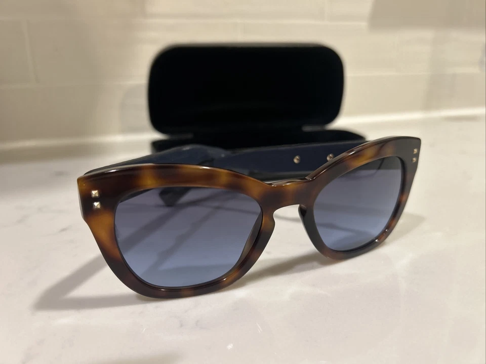 Gafas de sol Valentino VA 4037 - 5011/8F marco tortuga con tachuelas de metal ITALIA Foto 2 de 4