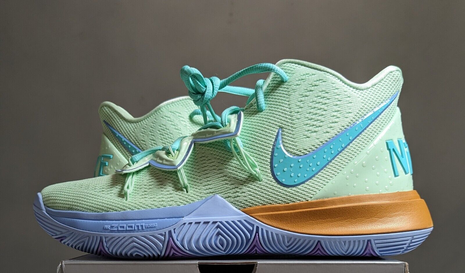 Size 10.5 - Nike Kyrie 5 x SpongeBob SquarePants Squidward 2019 for sale online |