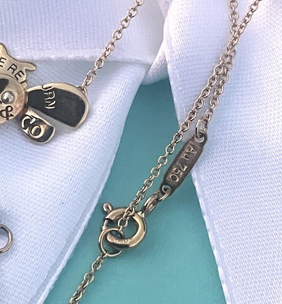 TIFFANY & Co Honeycomb Honey Bumble Bee Pendant Necklace 18k TIFFANY & Co Honeycomb Honey Bumble Bee Pendant Necklace 18k