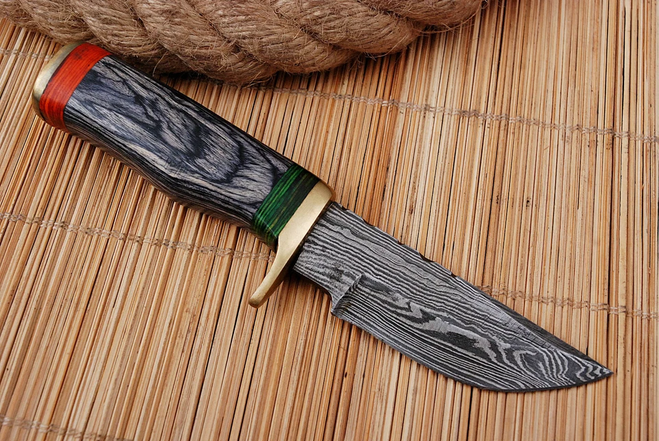 微型大马士革钢固定刀片刀带彩色木柄 MK 27 — 第 2/3 张图片