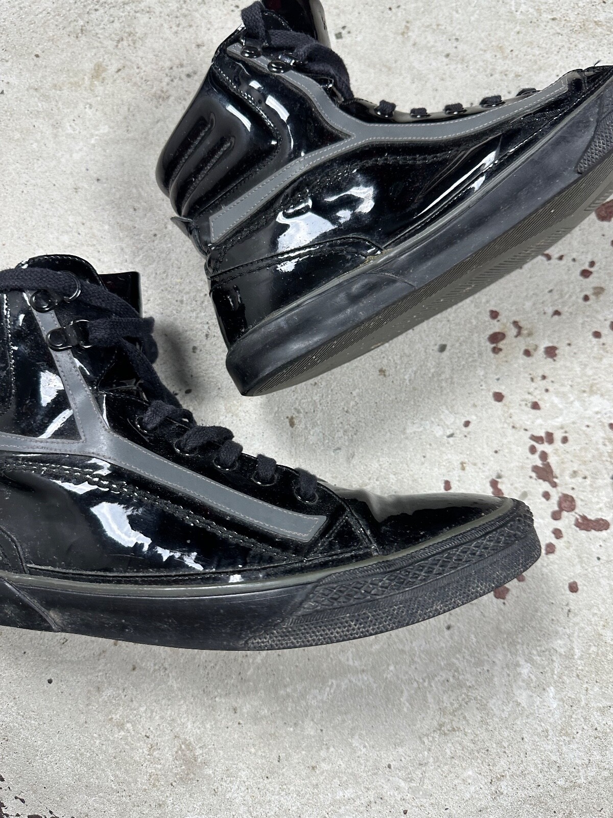 Yves Saint Laurent YSL Y Scarpe da ginnastica alte in pelle verniciata nera vintage y2k