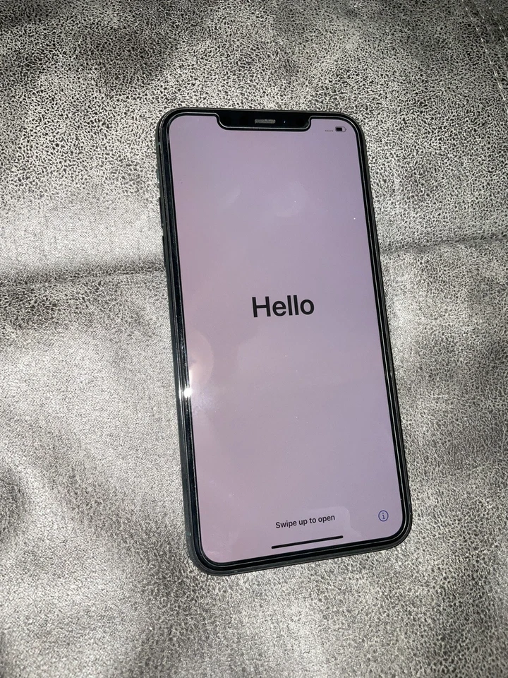 iPhone 11 Pro Max 64GB GREEN - Unlocked - Image 3 of 3