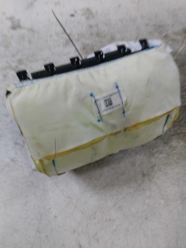 Used Right Instrument Panel Air Bag fits: 2015 Fiat 500 2 Dr front passenger das - Image 2 of 4