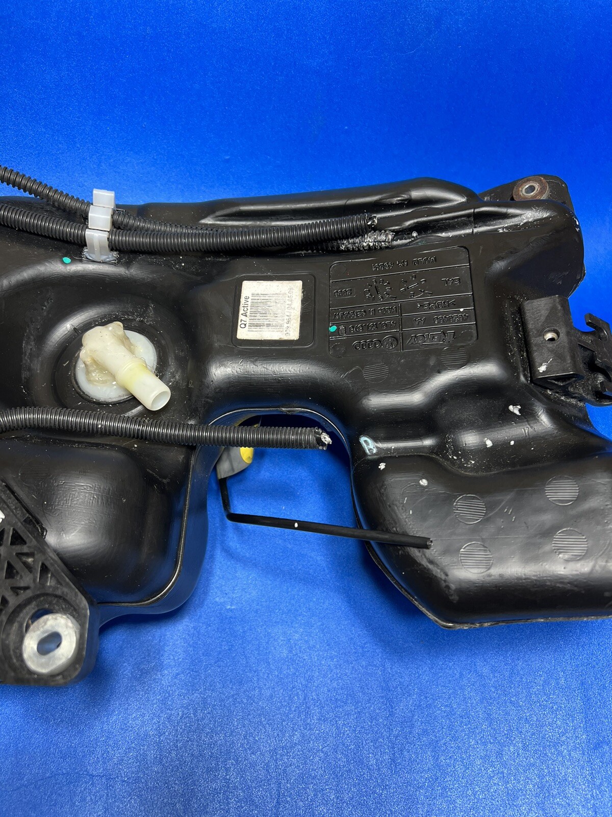 20082009 AUDI Q7 3.0L Diesel Exhaust Fluid TANK / DEF Reservoir