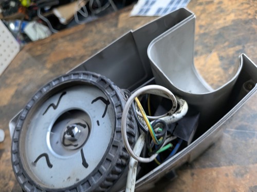 Windsor Versamatic VS14 & VS18 Upper Motor And Housing OEM - # 1887UL