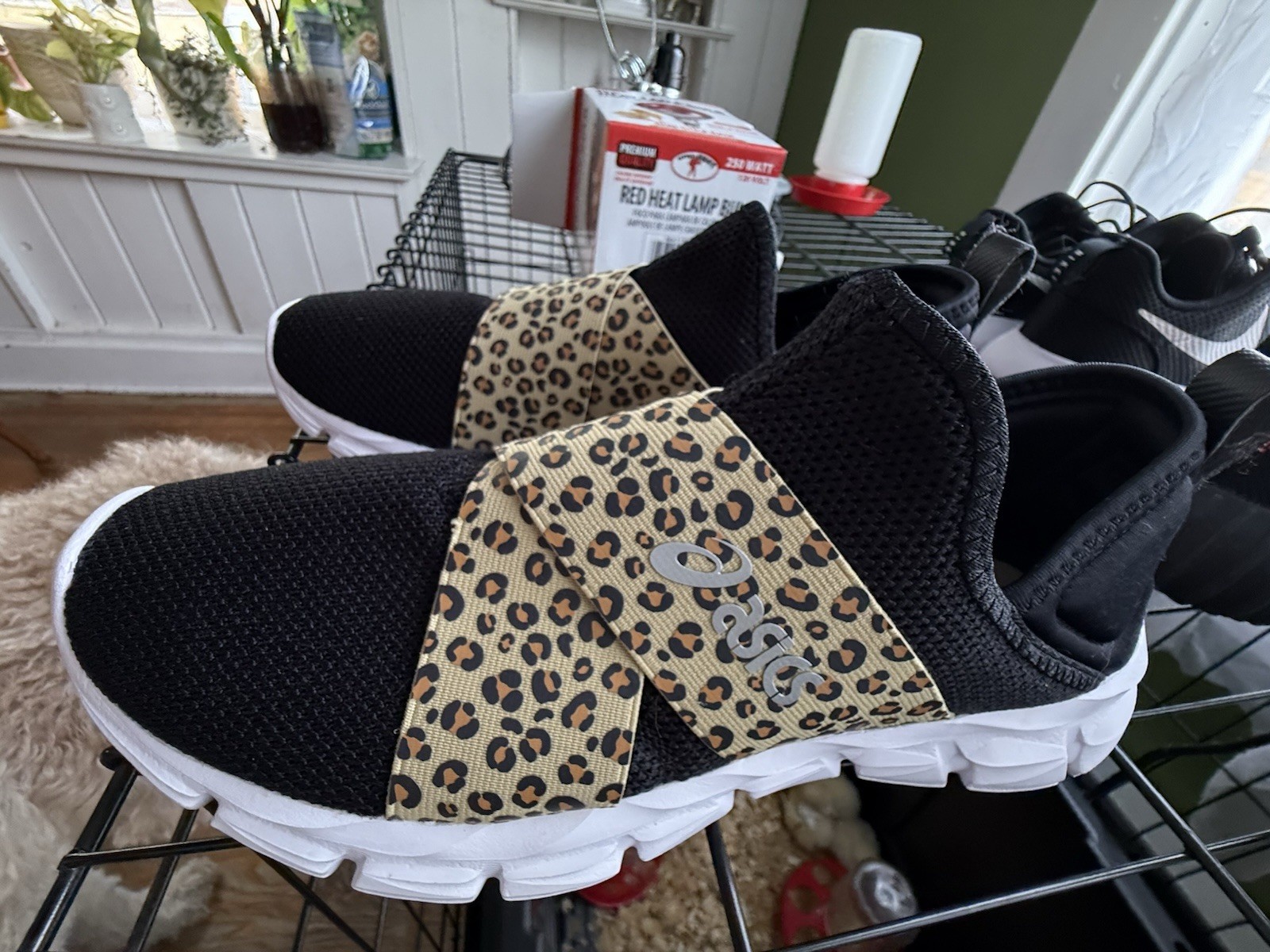 Black Beige White Leopard Print