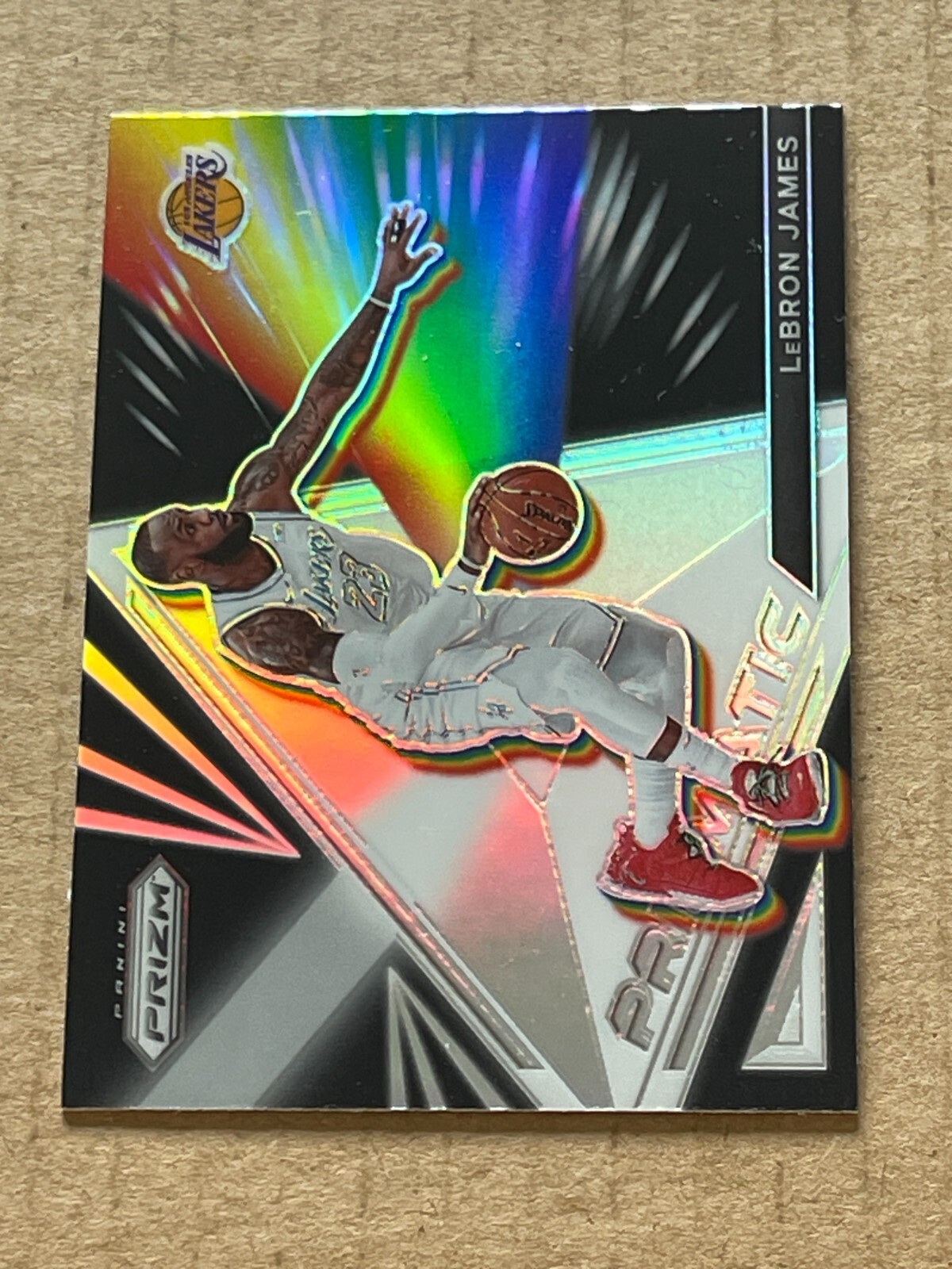 2021-22 PRIZM PRIZMATIC SILVER HOLO INSERT LEBRON JAMES LAKERS #25
