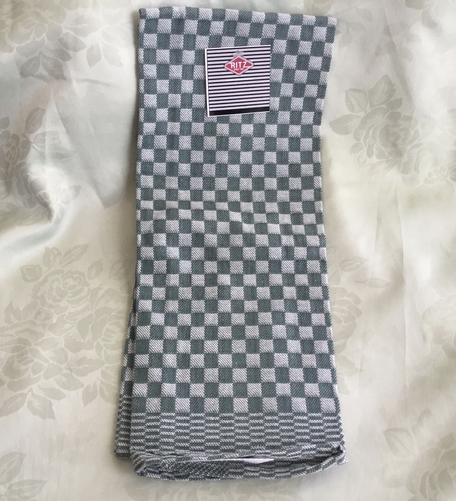 Ritz Twill Towel/Natural Green  **NWT**