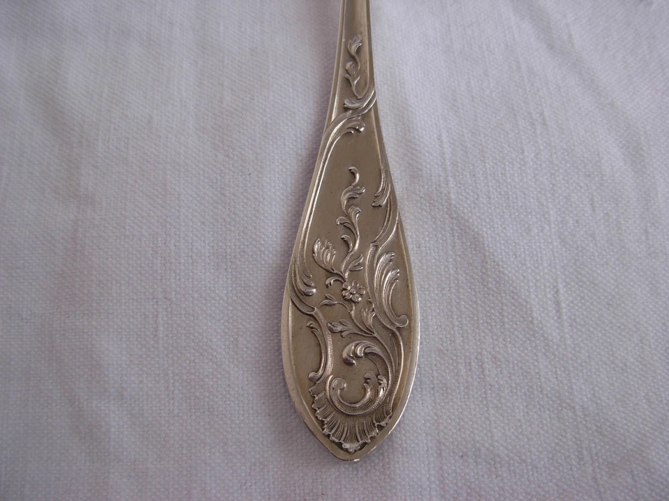 ANTIGUA CUCHARA FRANCESA DE PLATA DE LEY, ESTILO LOUIS 15, FINALES DEL XIX Foto 4 de 4