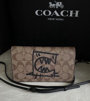 美品❗️COACH × GUANG YU コラボ　ボディーバッグ シグネチャー Coach x Guang Yu Graham Crossbody In Signature Canvas With Rexy