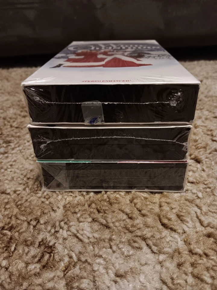 Classic Holiday Movies on Sealed VHS Lot White Christmas, A Christmas Carol - Image 4 of 4