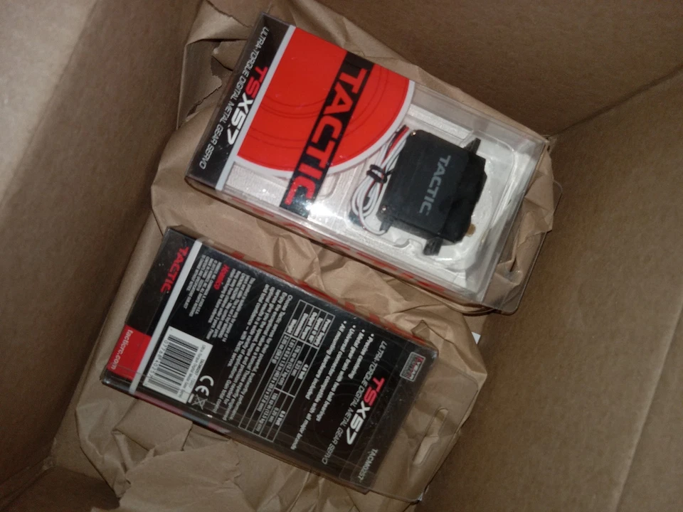 TACTIC TSX57 METAL GEAR SERVOS. Hobbico Inc. (1pr) - Image 3 of 3