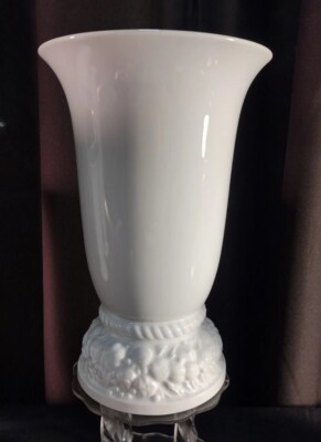 1986 Classic Rose Rosenthal Germany MARIA White 9'' VASE Trumpet Embossed Fruit
