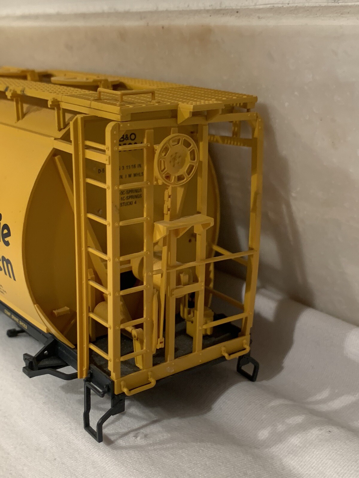 ATLAS O CHESSIE 6 BAY CYLINDRICAL HOPPER SHELL & FRAME NO TRUCKS! O