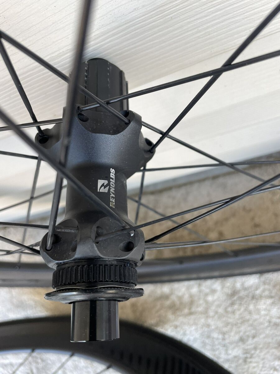 Reynolds Strike 62mm Carbon Road Wheelset. Disc centerlock Reynolds Strike 62mm Carbon Road Wheelset. Disc centerlock