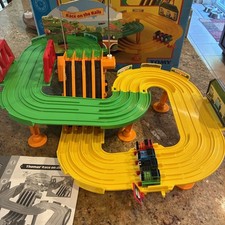 100 Complete TOMY Thomas Friends Train Set Thomas' Race On The Rails Tracks