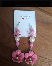 Bee earings pink pretty handmade earings lovely on dangle earing brand new