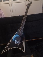 ESP SV Standard E-Gitarre 2008 Schwarz Weiß mit Koffer / Flying V