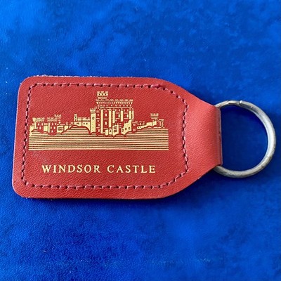 Windsor Castle, Berkshire Vintage Schlüsselanhänger 1990er 6x4cm Rot & Gold Design 