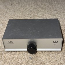 B-Tech 3 Way Audio Input BT31 RCA Gold Phono Connectors 3 Devices to 1 Amplifier