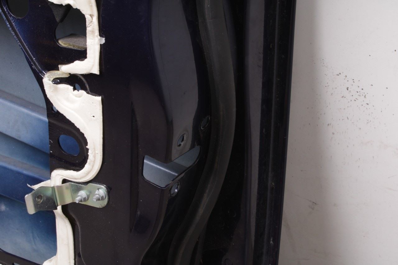 2014-2020 Maserati Ghibli S Q4 Front Right Side Door Shell Panel 673007995 OEM