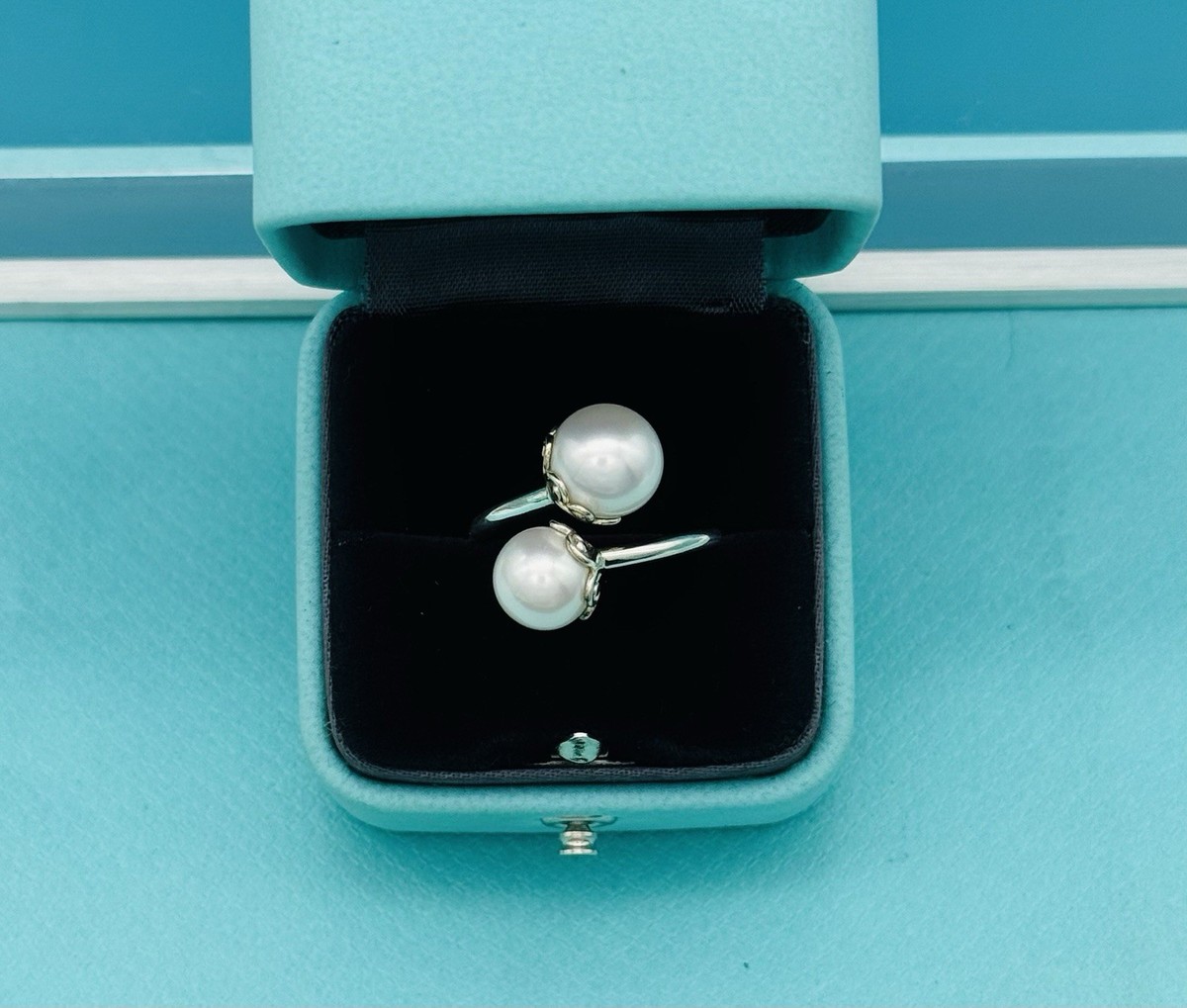 Tiffany & Co. Double Pearl Venezia Goldoni Bypass Ring Silver