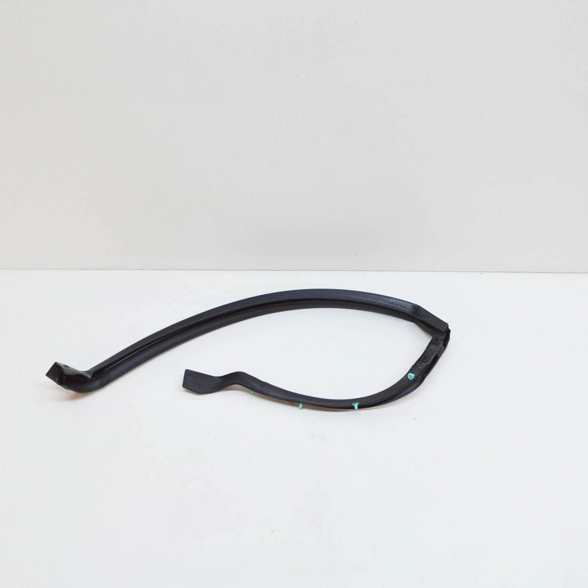 FORD EDGE MK2 Rear Left Door Weatherstrip 2330903 FT4B-R28125-AM 