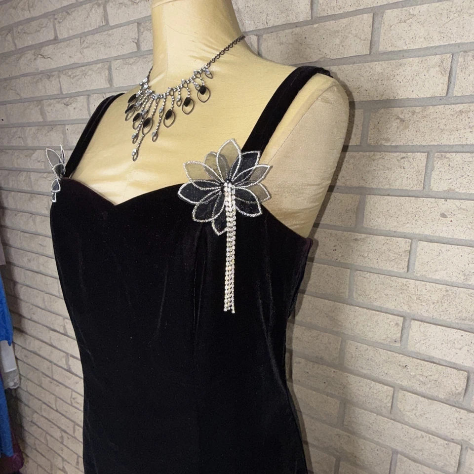 Vintage Ooak Upcycled Taissa Lada Little Black Velvet Cocktail Dress Size Medium - Image 4 of 4
