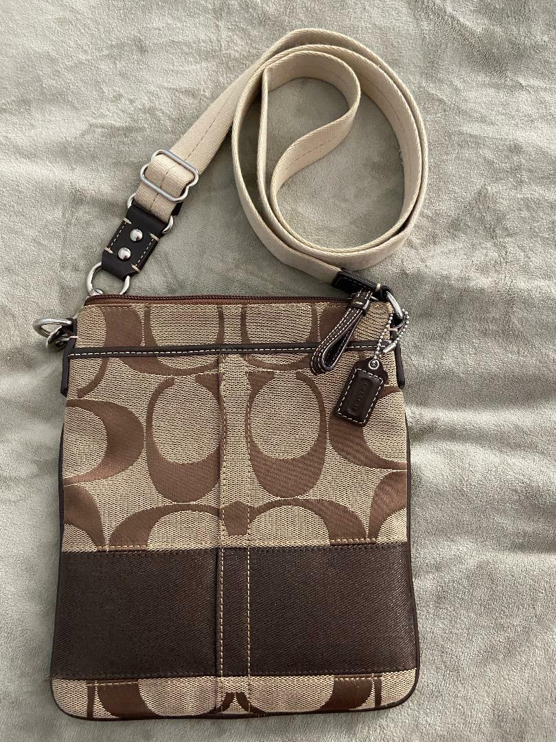 Coach Signature Small Crossbody Gem