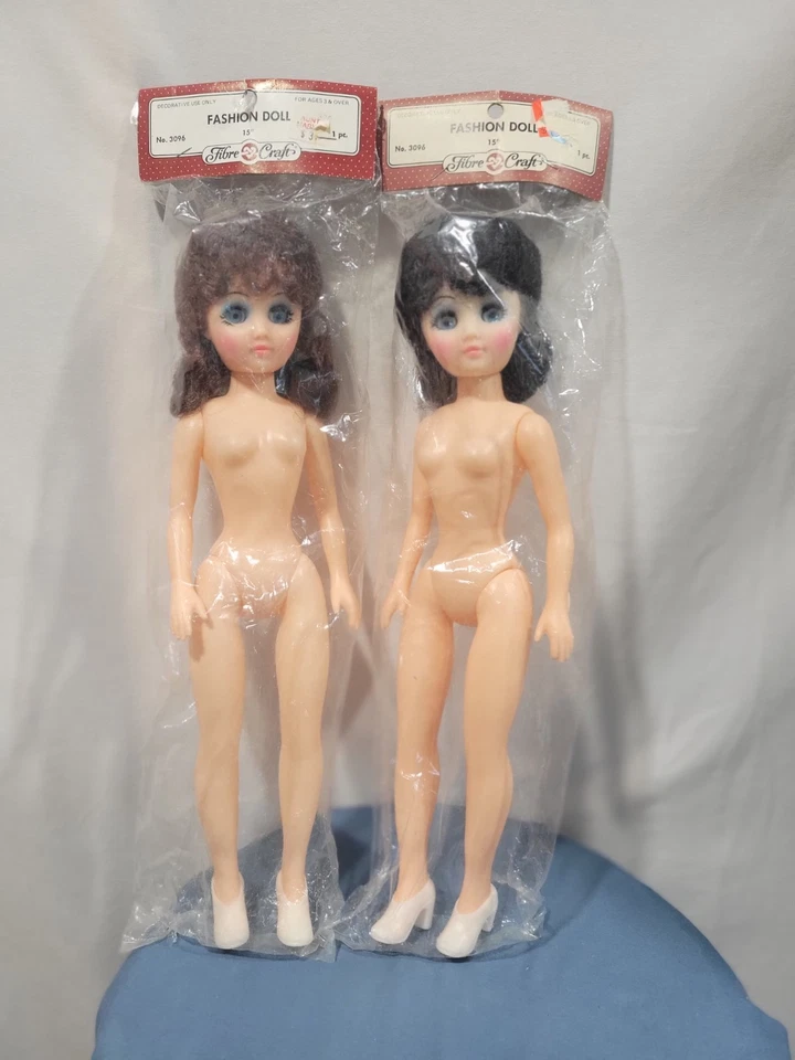 Lote de 2 PIEZAS DE MUÑECAS ARTESANALES DE FIBRA 15" MUÑECAS DE MODA Artesanía de plástico NUEVO Foto 2 de 4