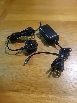 M SD-0615 UK 3 Pin Stecker Schaltnetzteil Ladegerät 6V 2,05A 15W