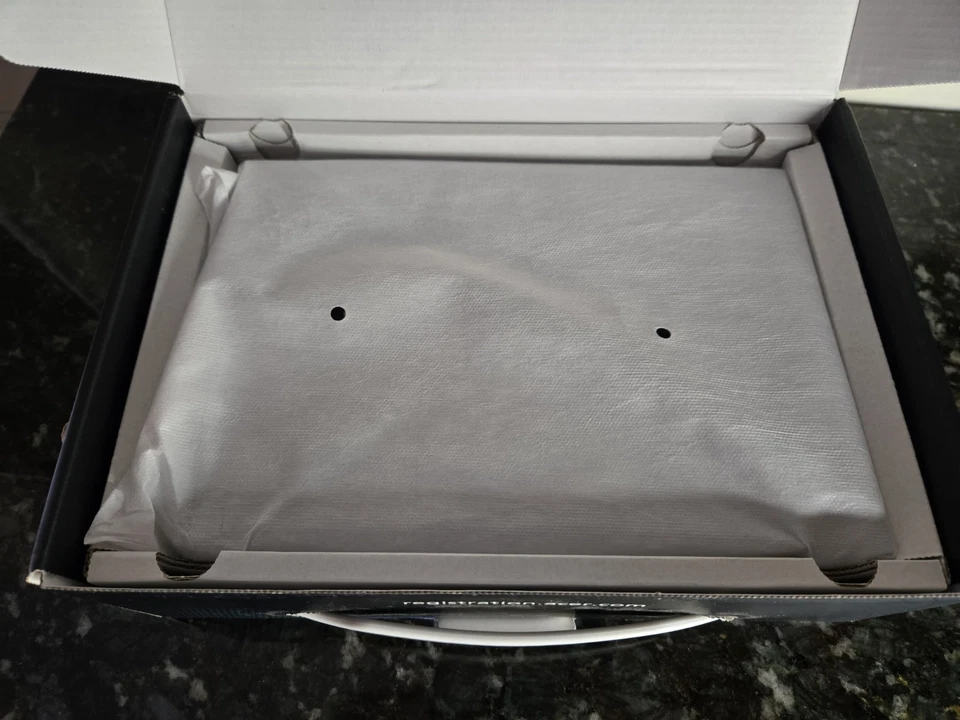 Acer Aspire One D225E Mini Laptop ×OPEN BOX× - Image 4 of 4