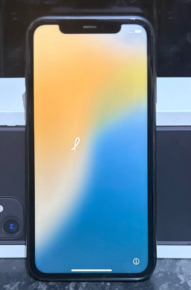 Apple iPhone 11 64GB Black Unlocked Excellent Condition Original Box - Image 2 of 4