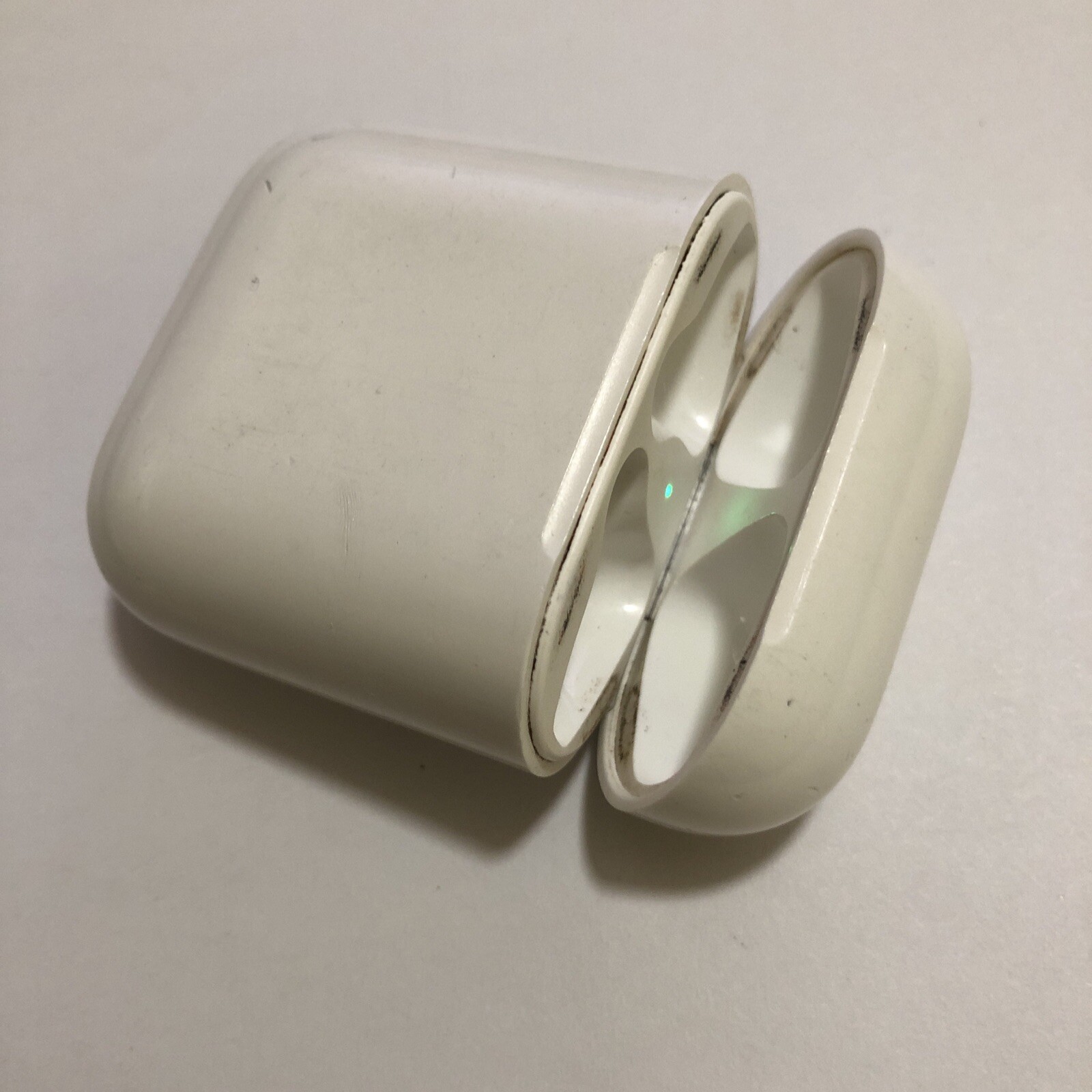 Apple Airpods 2nd Generation – Charging Case ONLY A1602 – ASA