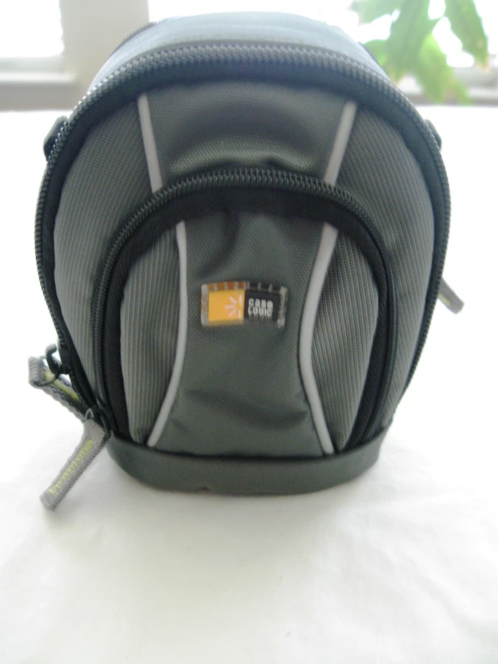 Case Logic Digital Camera Starter Kit Incl Case Mini Tripod Cable Ties & more - Image 4 of 4