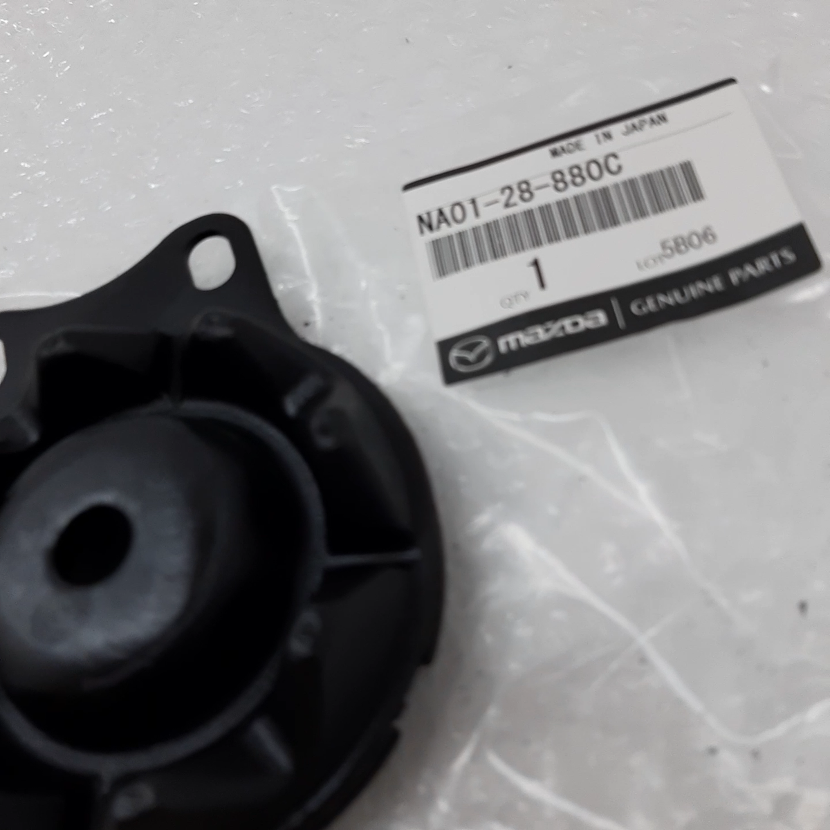 パーツ masa Mazda OEM MIATA MX5 90-05 Rear Differential Subframe Bush Stopper