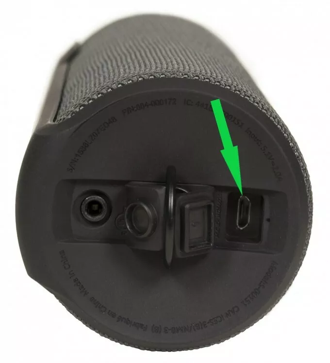 Ue boom 2 store charging port