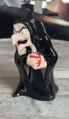 Disney Snow White Evil Queen Ceramic Shaker Poison Apple Figurine Old Hag Witch