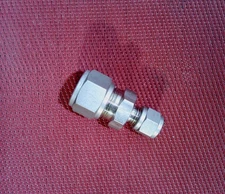 SSP Griplok® 1/2" x 1/4" Tube OD REDUCER UNION Compression 316 Stainless Steel