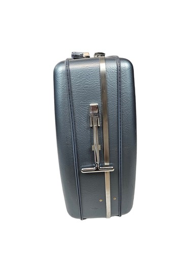 Vintage American Tourister Tiara Ice Blue Large Suitcase Hard Luggage with Keys - Picture 2 of 17