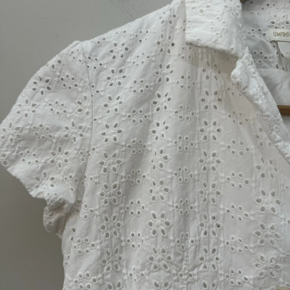 Chaqueta corta LIMITED TOO talla 14 para niña forrada con ojales blancos Foto 2 de 4