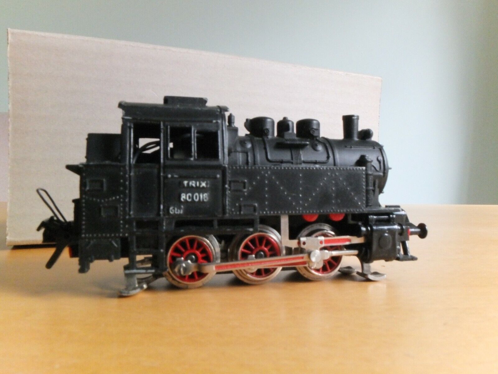 Picture 4 of 8