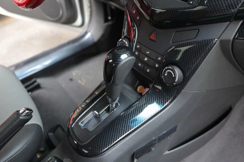 Cuadro de control central automático de fibra de carbono para Chevrolet Cruze 2010-15 Foto 3 de 4