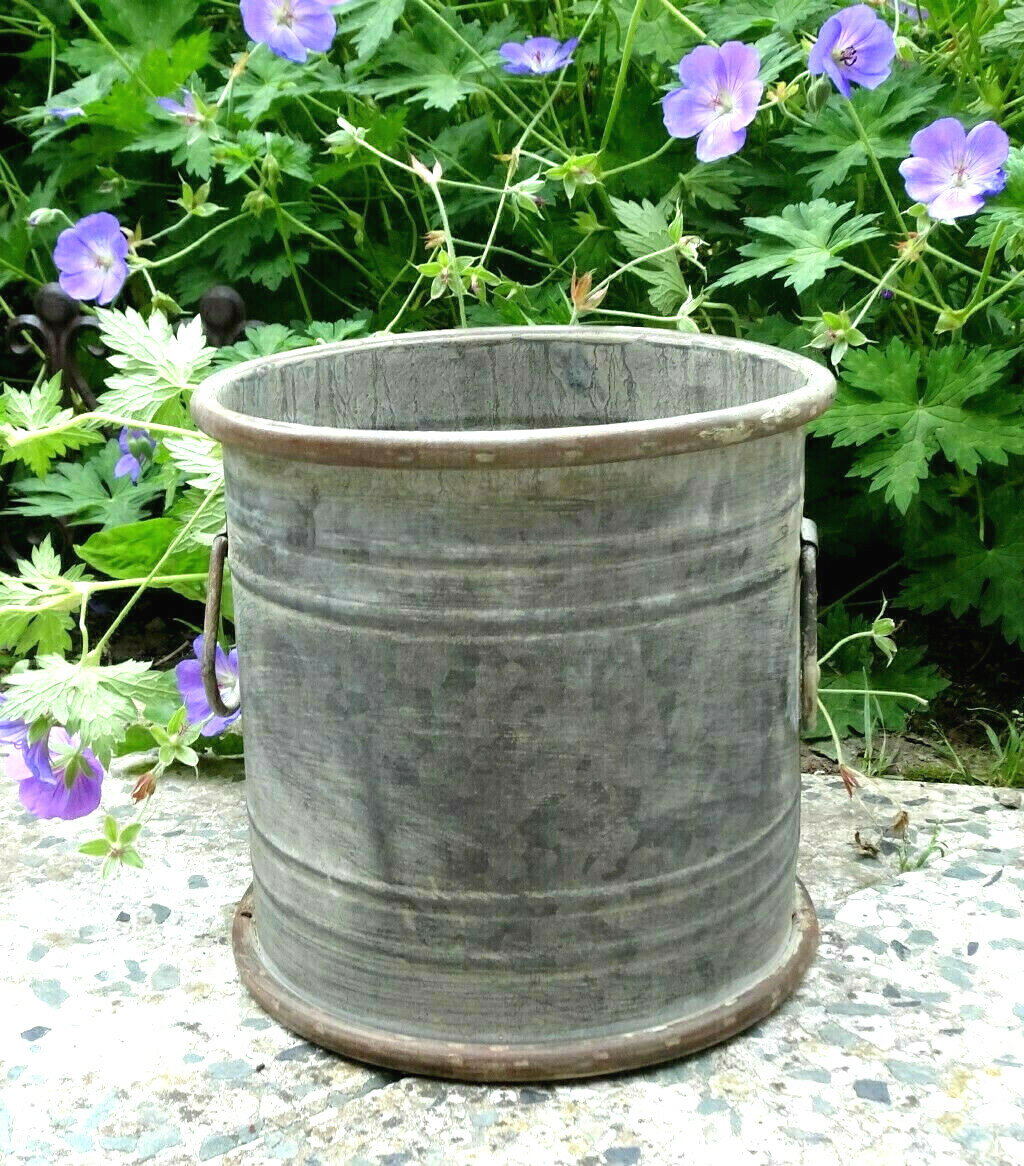 Egal ob Millimeter Stock landhaus mülleimer innerhalb Dreh dich um Typisch