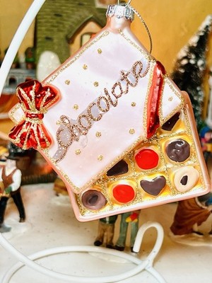 PINK GIFT BOX OF CHOCOLATES GLASS ORNAMENT BONBONS HEART TRUFFLES VALENTINE XMAS