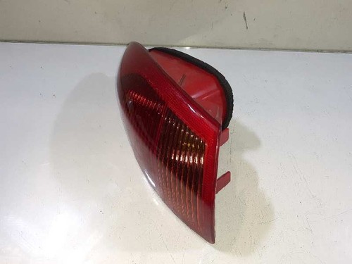 Enjoliveur Feu Arrière Gauche Pour Alfa Romeo 147 (190) 1.9 JTD 120 - Réf. 46556349 - Occasion