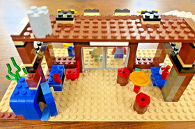 LEGO 3825 Spongebob KRUSTY KRAB Complete w/ Mini-figures and instructions