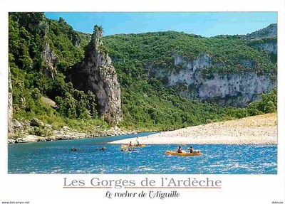 07 - Ardèche - Gorges de l'Ardèche - Le rocher de l'Aiguille, flussabwärts der Pont d'